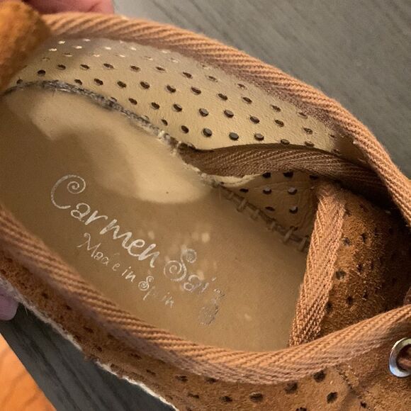 Carman Saiz Size 39 made in Spain 8.5 like new leather upper - Picture 7 of 9